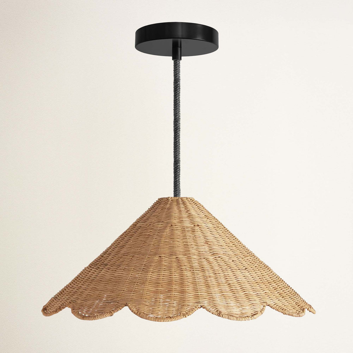 Suspension extérieure Daisy Cone en rotin
