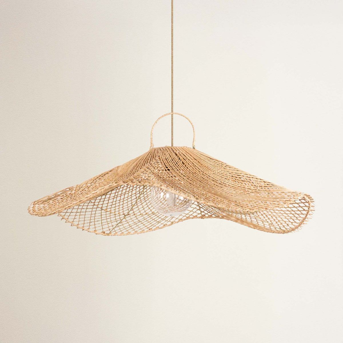 Suspension extérieure Lotus Pad en rotin