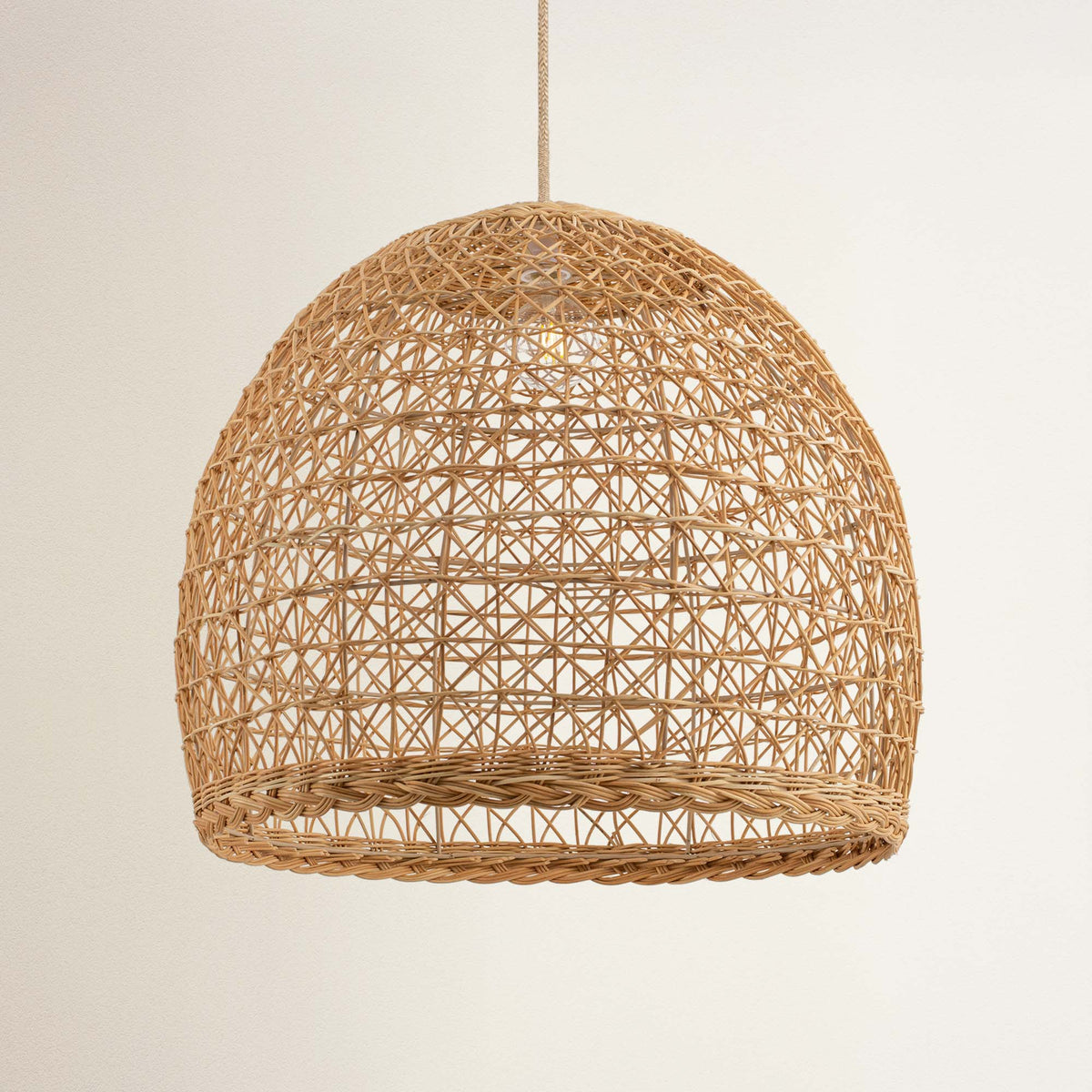 Suspension extérieure Lumiere en rotin