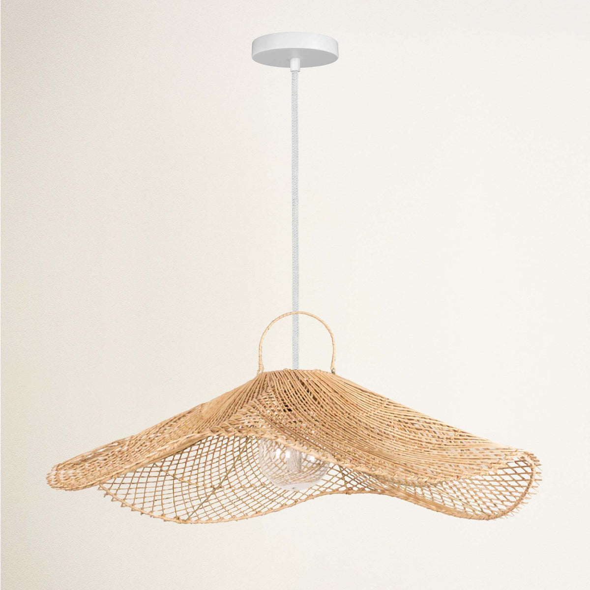 Suspension extérieure Lotus Pad en rotin